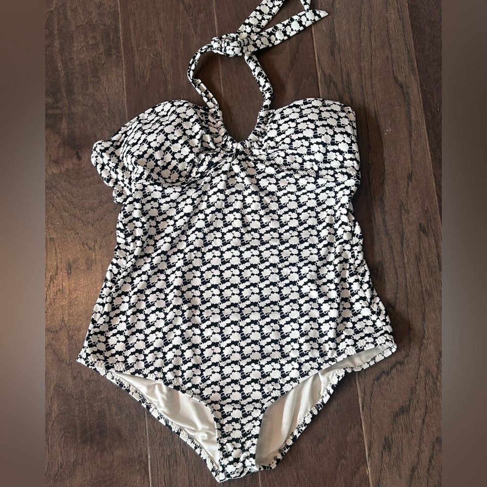 EBERJEY ONE PIECE Swimsuit. Medium.
